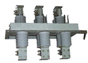 GN30-12 (D) 回転式屋内用高電圧断路器 GN30-12 (D) Rotary Indoor High-Voltage Disconnector
